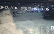 目中无人！兵营门口，三传销男劫持一女-资讯-搜索最新资讯-爱奇艺