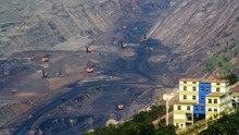 中国第一露天煤矿，面积相当于半个澳门，开采百年后怎么样了？
