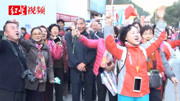 九寨沟开放首日 来自山东的游客欢呼“我爱祖国 我爱九寨”资讯搜索最新资讯爱奇艺