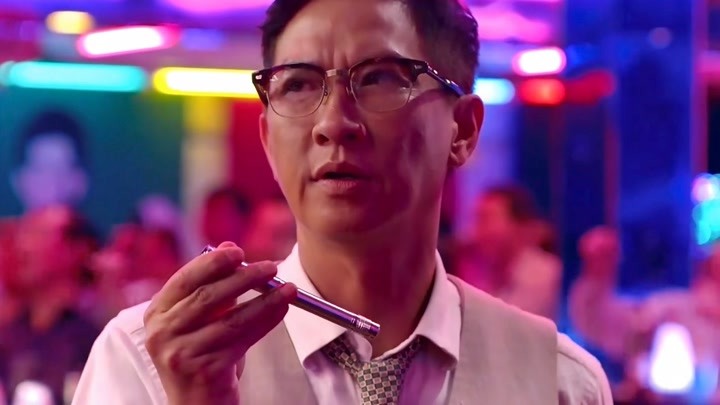 澳门风云2:小马哥给拳王下黑手,自己却在台下悠哉吹喇叭!