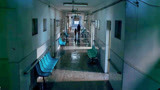 幽灵医院：美女医院看病，刚刚还热闹的医院，转眼间变成废