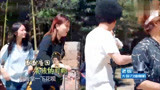 青春旅社：王源搬行李一手拎俩，大秀车技被累惨