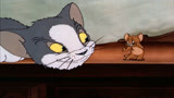 猫和老鼠：杰瑞用盘子跟汤姆玩起杂技，汤姆真是太强了！