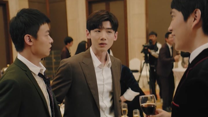 《荣耀乒乓》徐坦偶遇贾昱 贾昱也太虚伪了吧