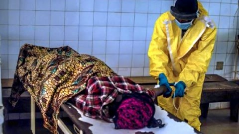 埃博拉病毒究竟有多恐怖?感染者全身充满血洞,电影-片