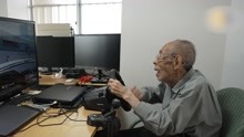 日本93岁出租车司机开不动汽车，“转行”玩赛车游戏走红网络