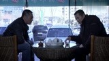 秘密：队长为保护让小伙，嘱咐他不要乱来，不料小伙根本不信他