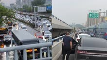 五一前各地交通压力攀升 直击北京、重庆等地路面拥堵现场