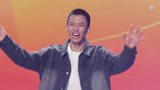 盛典红毯：付航盛典红毯秀 笑容不停展现热情