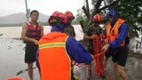 台风玛利亚致渔民被困海上 7名消防员顶14级风力冒死救援