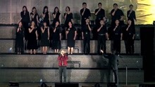 鹿晗与上海彩虹室内合唱团首次合作的《勋章》演唱会Live版