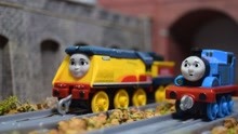 丽贝卡搭乘火车！欢笑的卡车托马斯和朋友，益智火车玩具