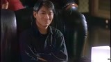 赌侠1999：化骨龙在那唱忘情水，刘德华演的男主坐在旁边，超帅的