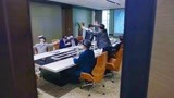 极光之恋：股东沉浸在俊泰做的VR电影，现场上演群魔乱舞！