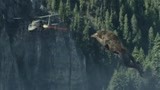 狂暴巨兽：直升机攻打陆地巨狼，怎料下一秒就变废铁！