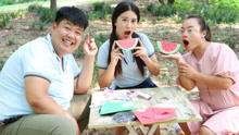 炎热的夏天来片大西瓜，老师教你用彩纸做立体西瓜，超解暑