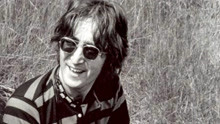 4枪带走一代巨星！约翰列侬遇刺事件：凶手为何一边读书一边开枪