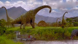 侏罗纪公园：众人逃离恐龙岛，不料水底藏着巨型恐龙，人类太渺小