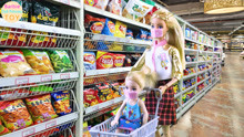 芭比超市玩具，芭比和凯莉戴口罩去超市买盲盒