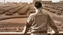 1933年，希特勒出任德国总理，他在当时的一些影像被拍了下来