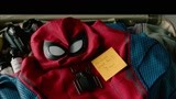 英雄远征：小蜘蛛带蜘蛛战衣过安检，差点被人发现身份，真惊险
