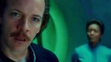 绿灯侠：博士一见到外星生物，两眼发直，完全不管自己的处境