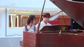 온라인에서 시 '소 선생님'의 피아노 공연 (2021) 자막 언어 더빙 언어