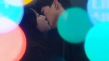 Song Kang and the female vampire's romantic first kiss