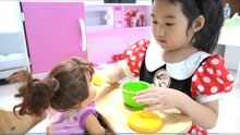 韩国宝蓝学习照顾小宝宝，开箱厨房玩具为小宝宝做美味的食物吧！