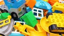亲子积木玩具：垃圾车、挖掘机和大理石赛道，唯美解压的画面！