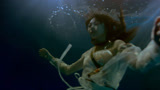 《救僵清道夫》：小伙在水底被僵尸咬到嘴，谁想几秒钟后！