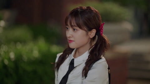 線上看 《開畫！少女漫》EP17 左千黛葉崎牽手逃跑 帶字幕 中文配音，國語版